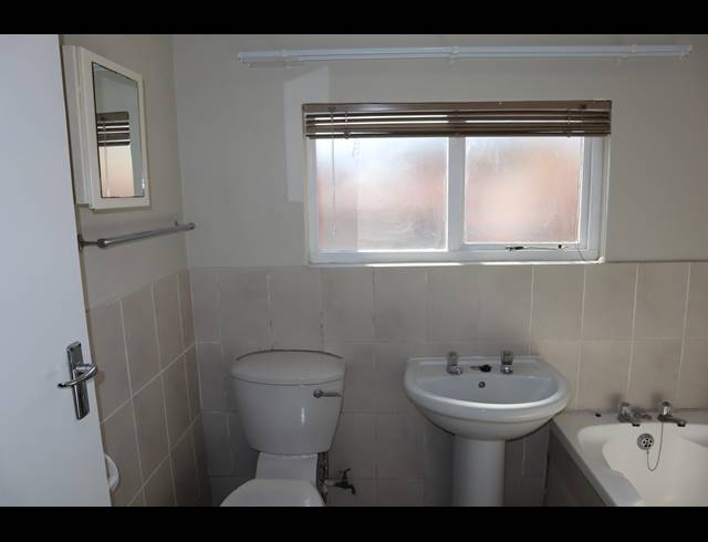 1 BEDROOM APARTMENT FOR SALE IN CAVERSHAM GLEN